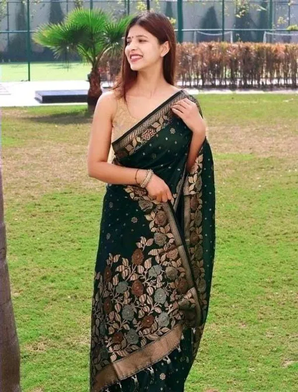 Dark_Green_Embellished_Banarasi_Jacquard_Saree_(Dark_Green)